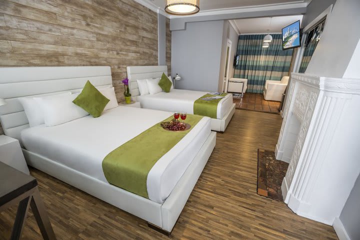 Suite with two beds