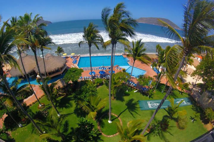 Panoramic view of the sun terrace