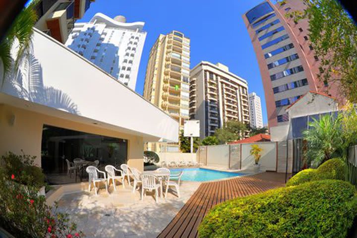 Relax on the terrace at the Flat Fortune Residence & Executive Service hotel in Sao Paulo