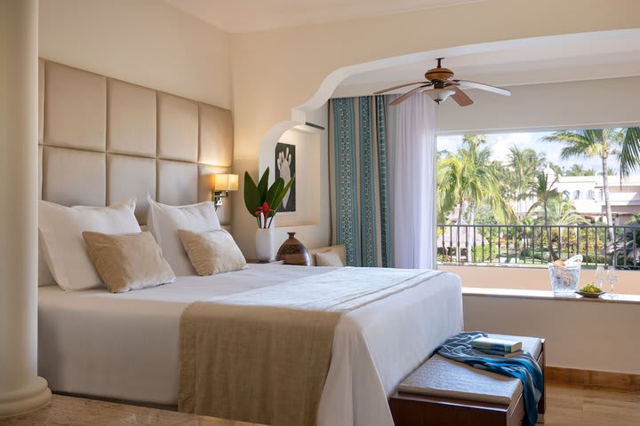 Img - Junior Suite Spa or Pool View