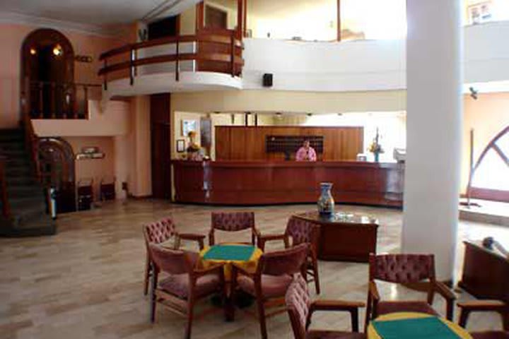 Lobby del Hotel Lastra en el centro histórico de Puebla