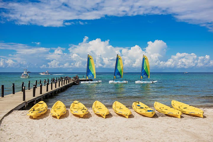 The first hour of use of the windsurfing, kayaking, and snorkeling equipment is free