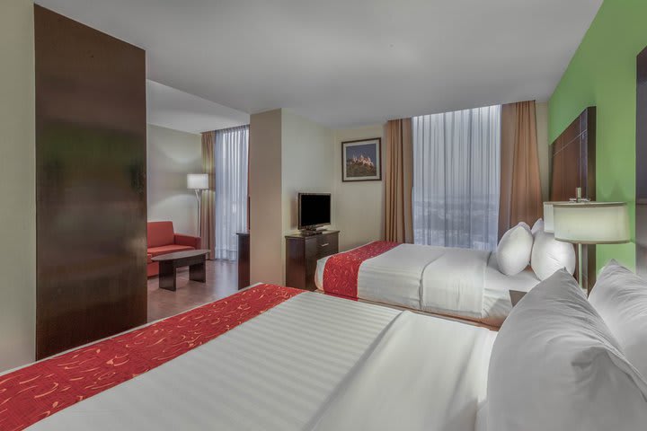 Suite with 2 queen size beds