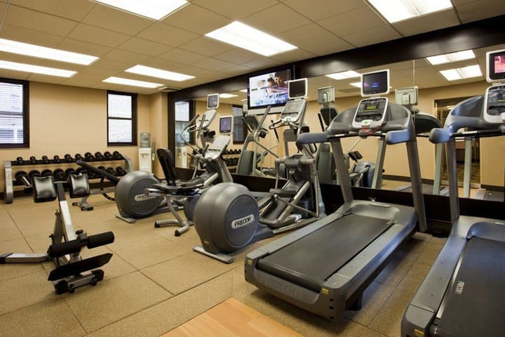 Hilton Garden Inn Times Square tiene  un gimnasio equipado