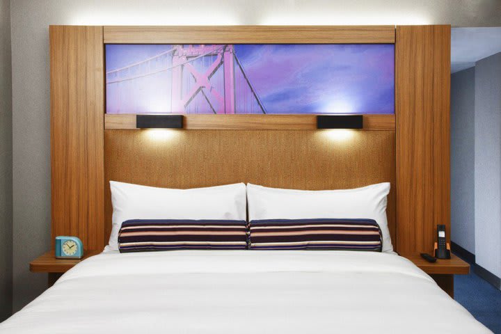 Guest room at the Aloft San Francisco Airport hotel (computer generated image)