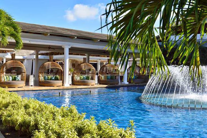 Fountain in the pool