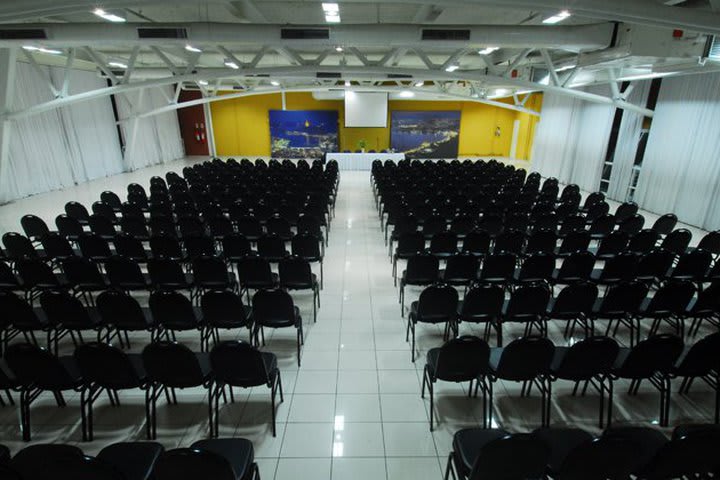 Hold your events in the conference facilities at the Quality Hotel Niteroi
