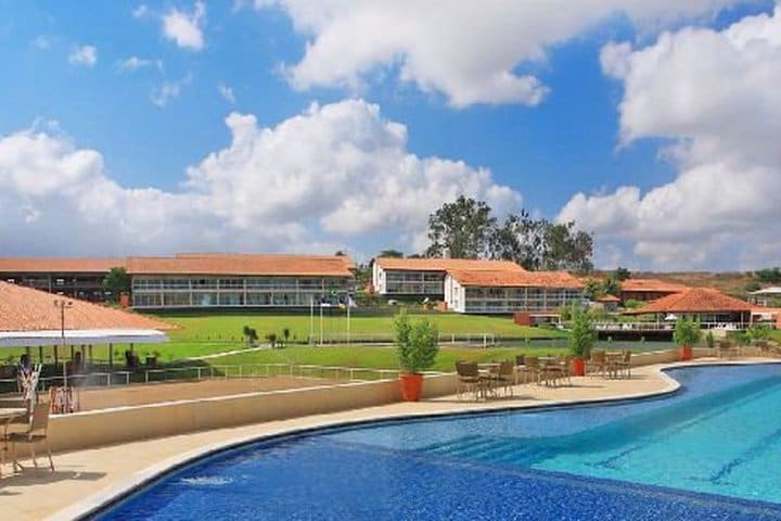 El hotel Resort Villa Hípica tiene dos albercas