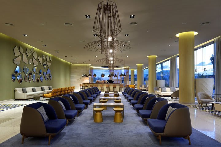 Lobby bar