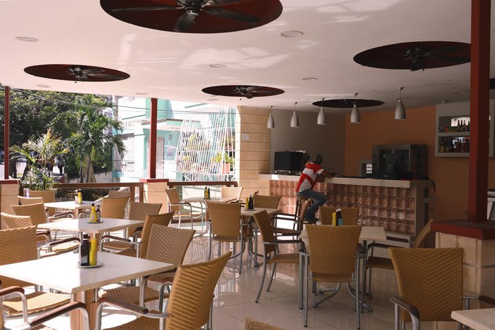 Interior de un restaurante bar