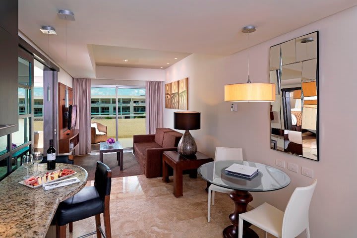 1-BR suite - Royal Service