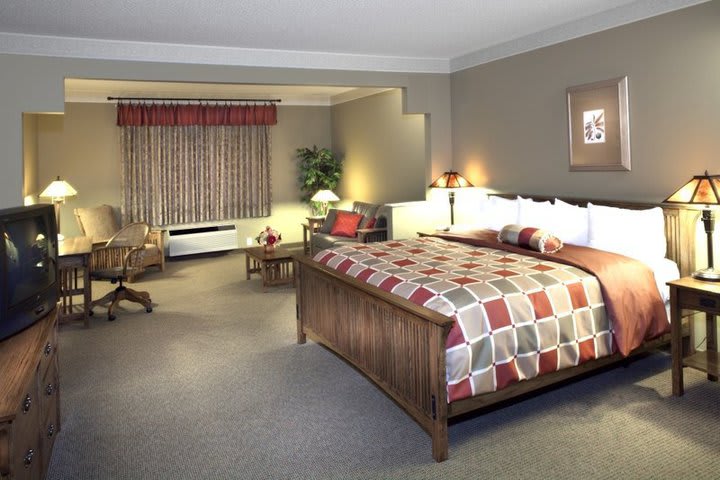 Best Western Plus Sunset Suites - Riverwalk tiene 64 suites