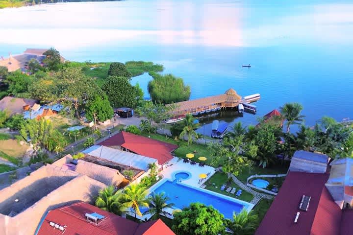 Laguna Azul Hotel & Suites
