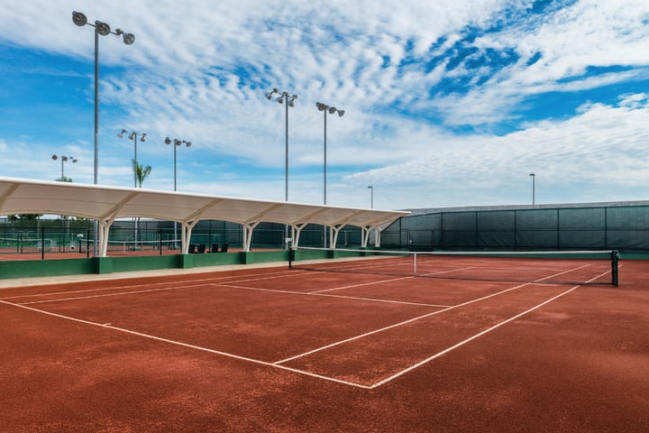 El hotel posee tres canchas de tenis