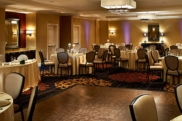 Hay seis salones de eventos en el Hotel Monaco Chicago