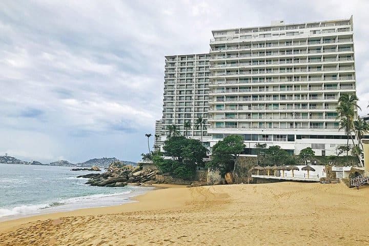 El hotel está a pie de playa