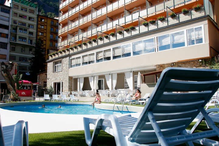 PriceTravel - Viaja fácil, sin pretextos