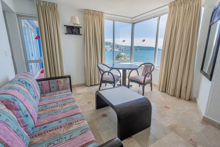 Sitting area in a Bahía penthouse