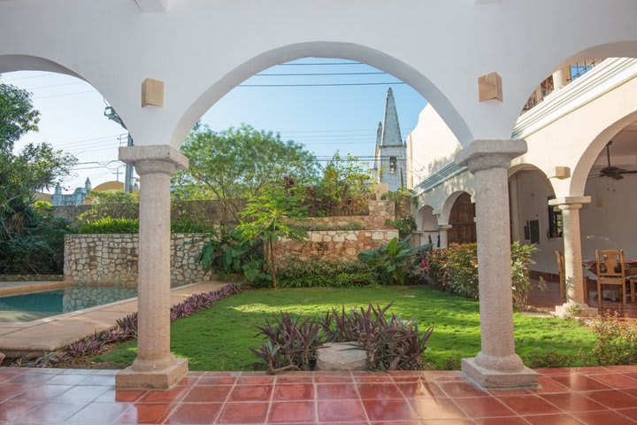 Hotel with arches