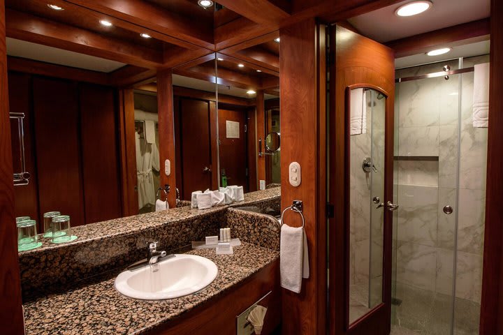 Baño de una habitación estándar