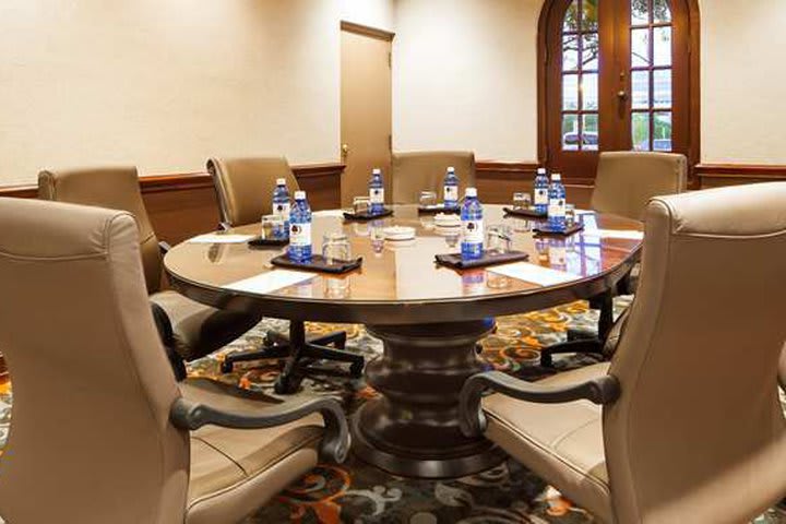 Boardroom at the DoubleTree by Hilton San Antonio Airport, business hotel