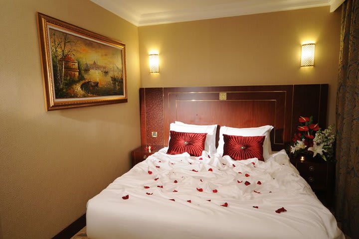 The Crowne Plaza hotel in Istanbul has 265 guest rooms and suites