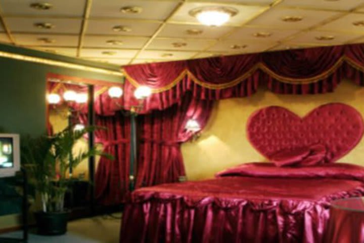 Suite Moulin Rouge del Hotel Park Suites en Lima