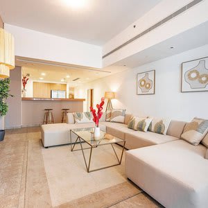 Palm Jumeirah 2br New Furnished Next To Mall