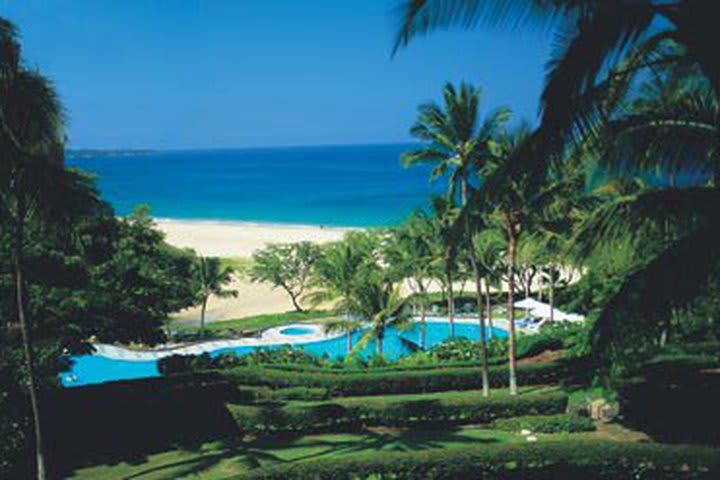 Panoramic view of the pool at the Hapuna Beach Prince hotel