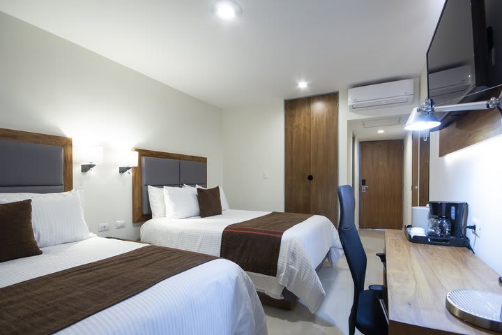 Guest rooms with air conditioning