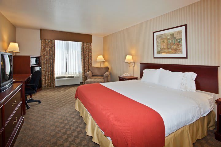 Work desk in a guest room at the Holiday Inn Express Henderson in Las Vegas