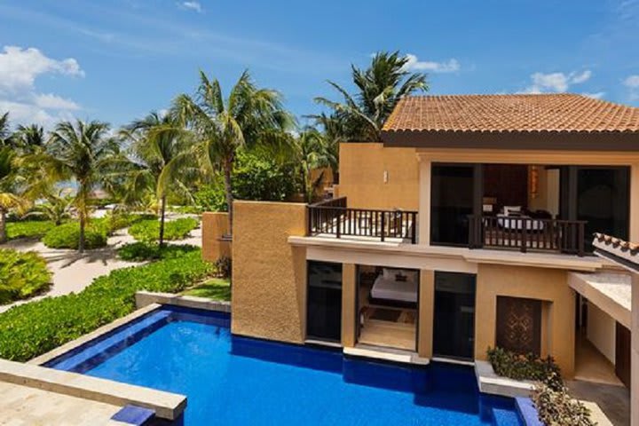 Harmony Three-Bedroom Beachfront Pool