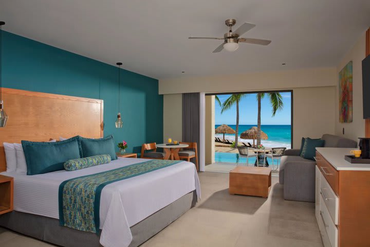 Some accommodations are located in front of the beach and offer private access to the pool