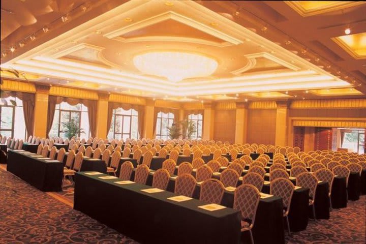 Summer Palace meeting room at the Hong Qiao State Guest hotel in Shanghai