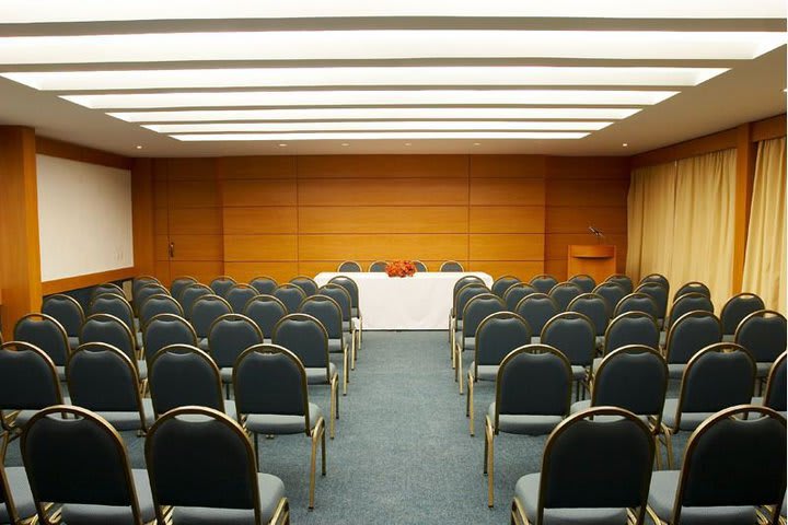 The Costa Norte hotel in Ponta das Canas has three meeting rooms
