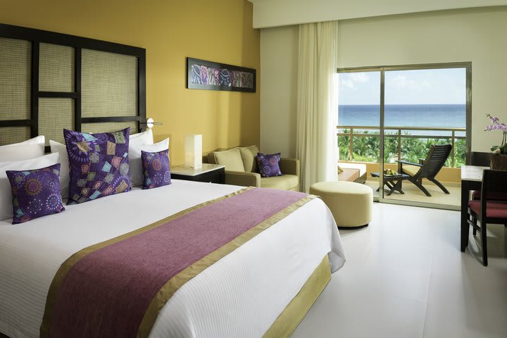 Premium junior suite with ocean view