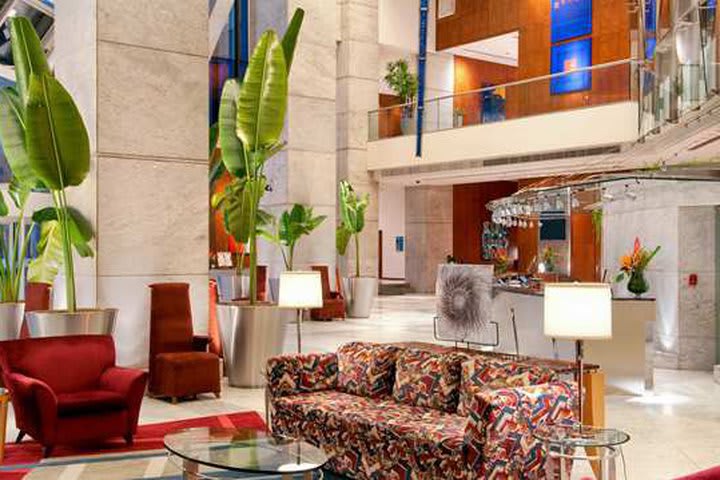 Lobby of the Hilton Sao Paulo Morumbi