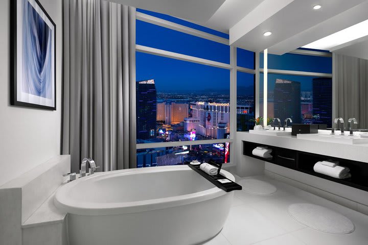 Bathroom in the 1-bedroom Sky Penthouse