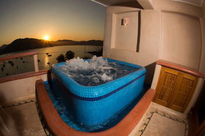 Jacuzzi en el balcón