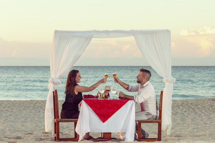 Cenas románticas en la playa