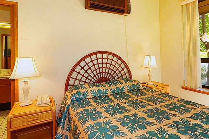 Departamento con una cama del hotel Aston Shores en Waikoloa