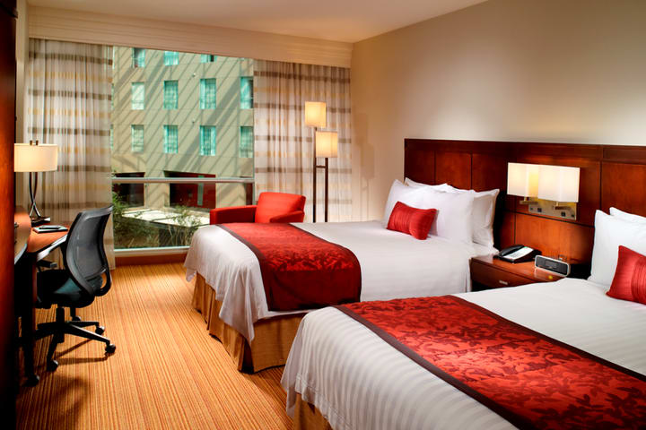 Guest rooms are equipped with soundproof windows