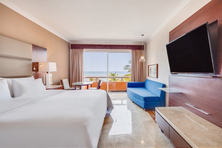 Deluxe Room, 1 King Bed, Ocean View