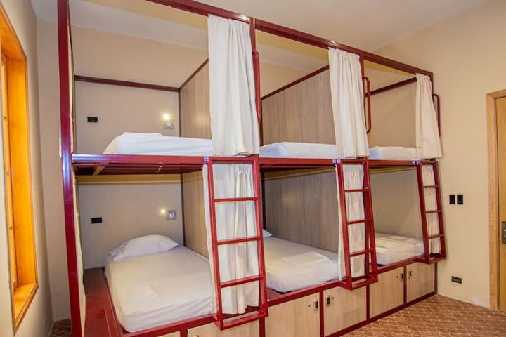 Dormitorio compartido, dormitorio mixto (3 Bunk Beds, 6 People)