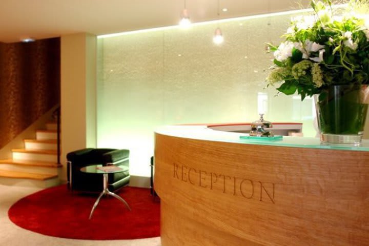 The front desk at Artus Hotel is available 24 hours