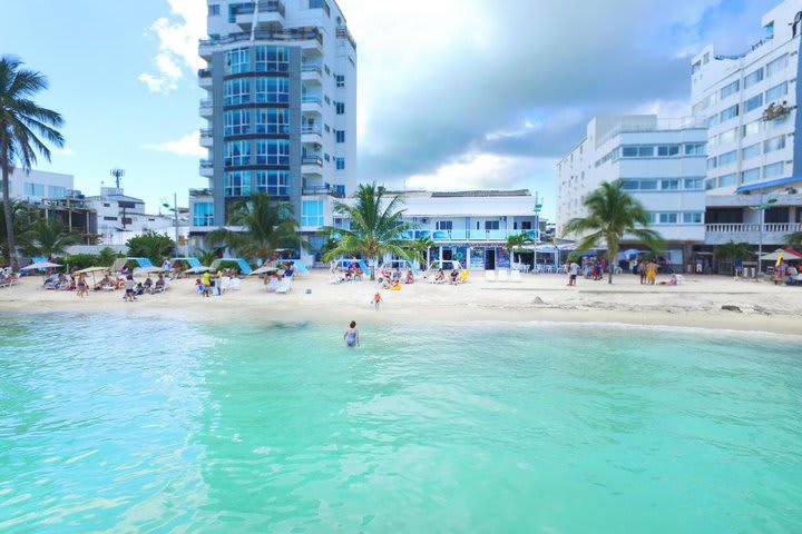 Vista del hotel desde el mar