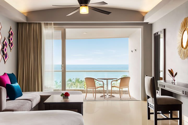 Img - Junior Suite, 1 King Bed, Ocean View