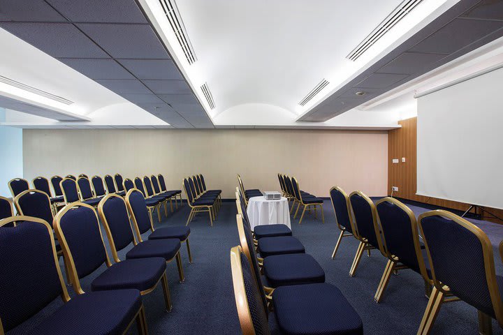 Five meeting rooms to accommodate up to 280 guests