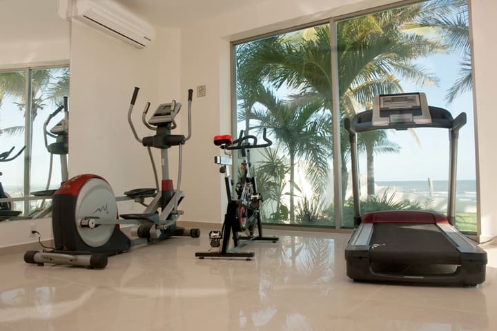 Gimnasio en el hotel Playa Caracol