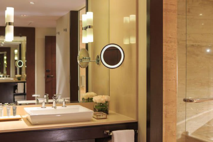 Guest bathroom in an Inca classic room